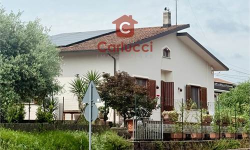 SANTA LUCIA- VIAREGGINA  CON 1000 MT DI GIARDINO