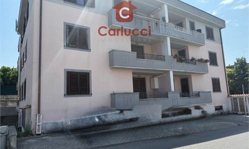 Pescia loc. Colleviti -Trilocale recente costruzione piano terra con terrazzo e garage 