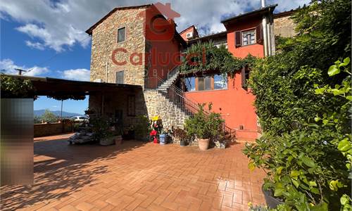 Appartamento In Vendita a Uzzano