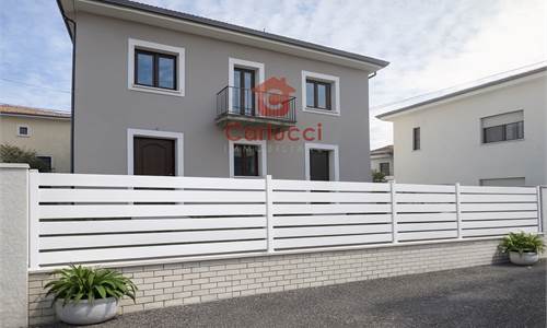 UZZANO-SANTA LUCIA T.TETTO CON DUE CAMERE, RESEDE ESCLUSIVA E AMPIO GARAGE