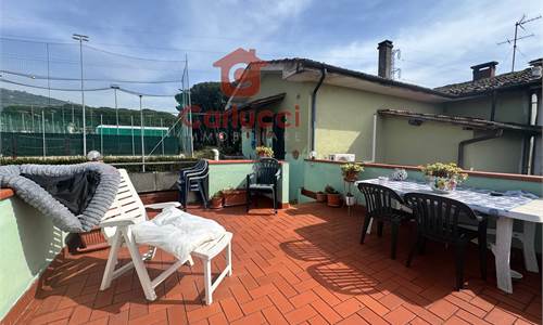 UZZANO- TRILOCALE CON TERRAZZA SOLARIUM