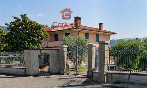 UZZANO- VILLA SIGNORILE CON PARCO ESCLUSIVO