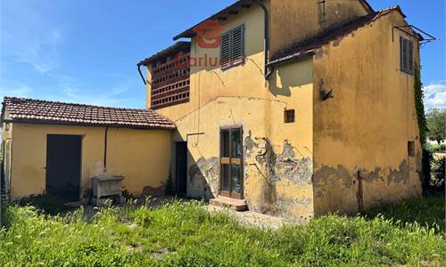 TERRATETTO LIBERO SU 4 LATI CON GIARDINO  ESCLUSIVA