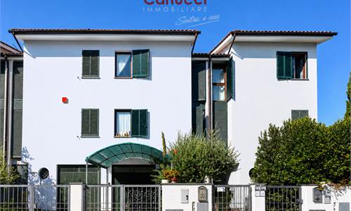 UZZANO – Ampia villetta a schiera con giardino, taverna e mansarda