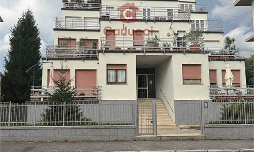 MONTECATINI TERME ZONA MUSICISTI – LUMINOSO APPARTAMENTO CON AMPI TERRAZZI, GARAGE E POSTO AUTO