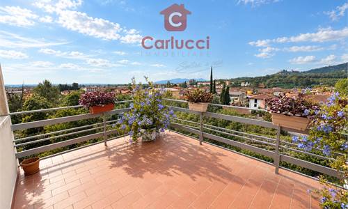 MONTECATINI TERME ZONA MUSICISTI – LUMINOSO APPARTAMENTO CON AMPI TERRAZZI, GARAGE E POSTO AUTO